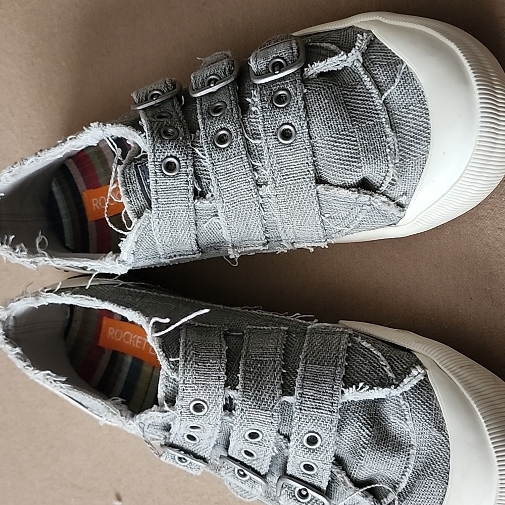 Rocket Dog sneakers, size 8, Olive Green with buckle closures